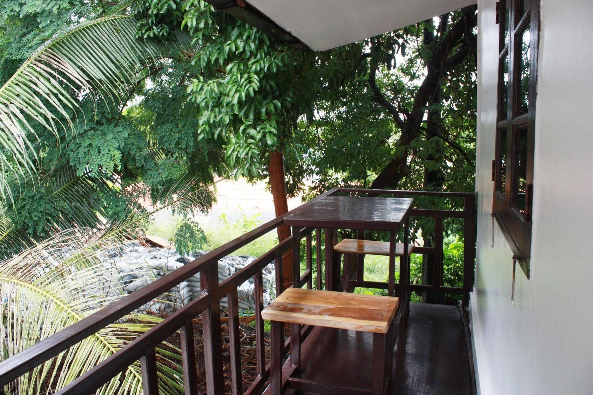 Lantern Inn เกาะหลีเป๊ะ ภายนอก รูปภาพ