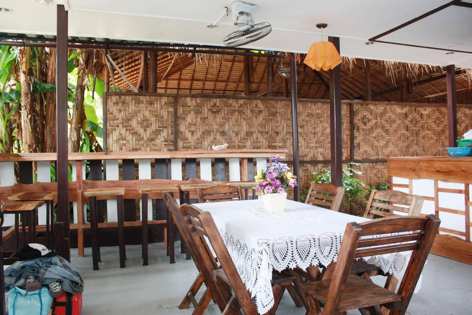 Lantern Inn เกาะหลีเป๊ะ ภายนอก รูปภาพ